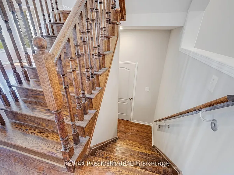 15 Roundstone Dr — Photo 24