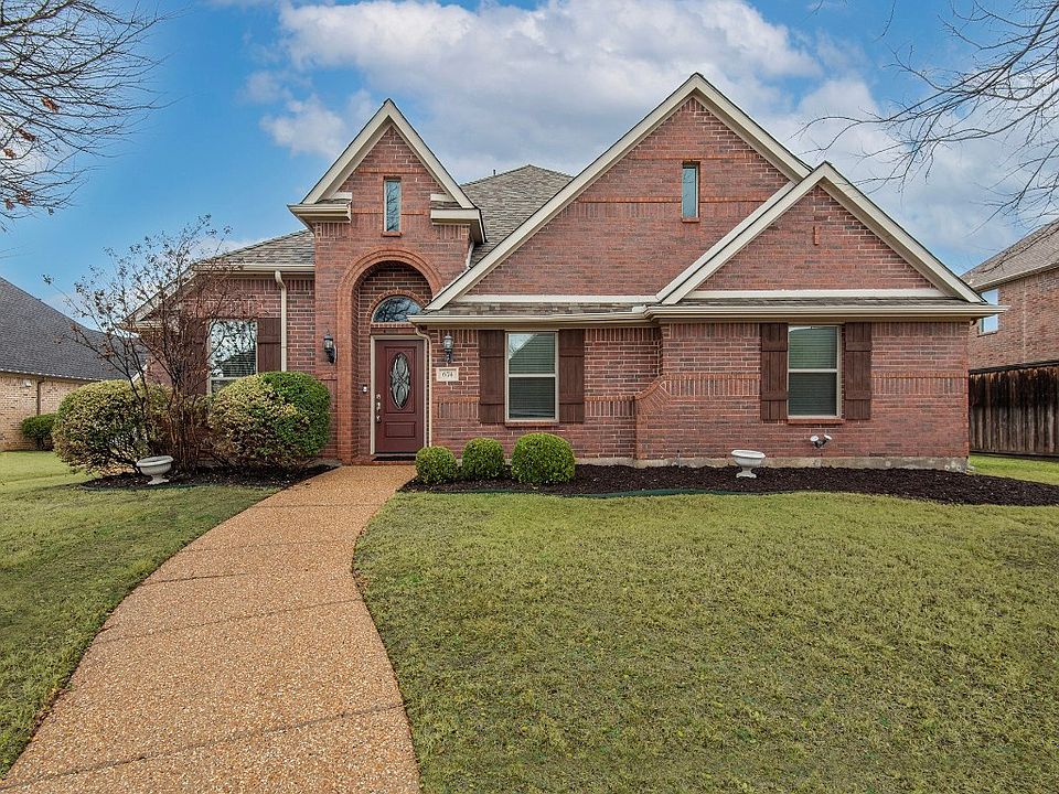 1st image of 674 Burr Oak Dr