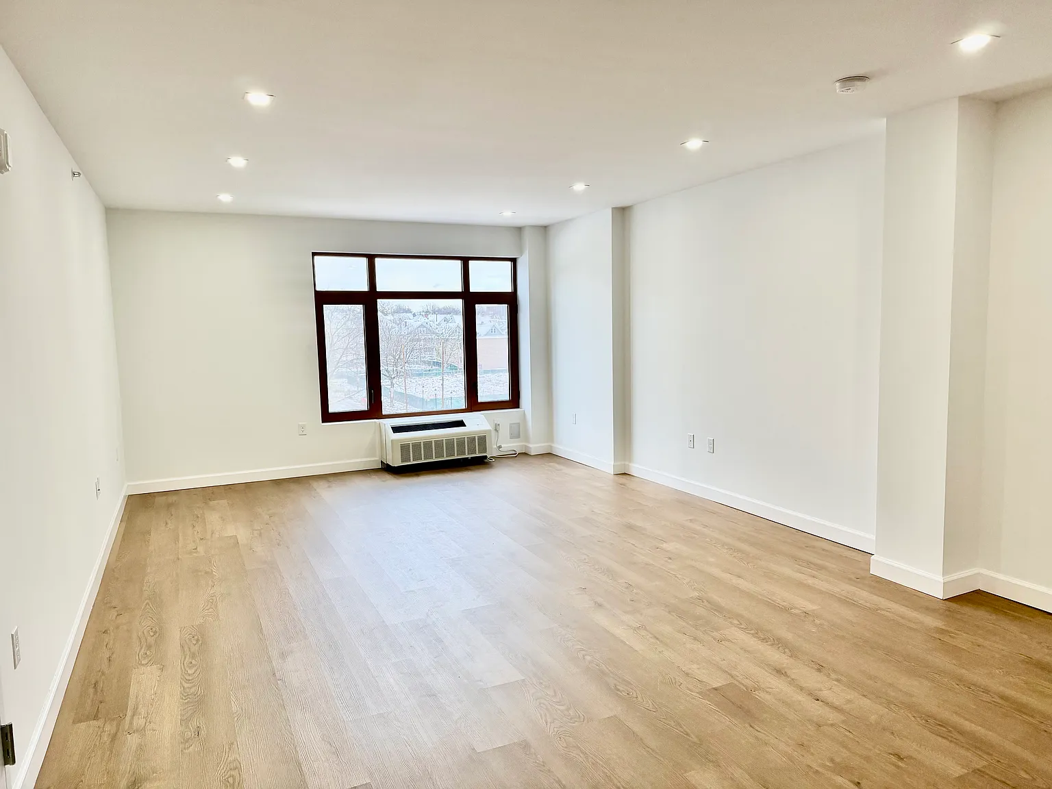 1 bed, $2,500 — Photo 4