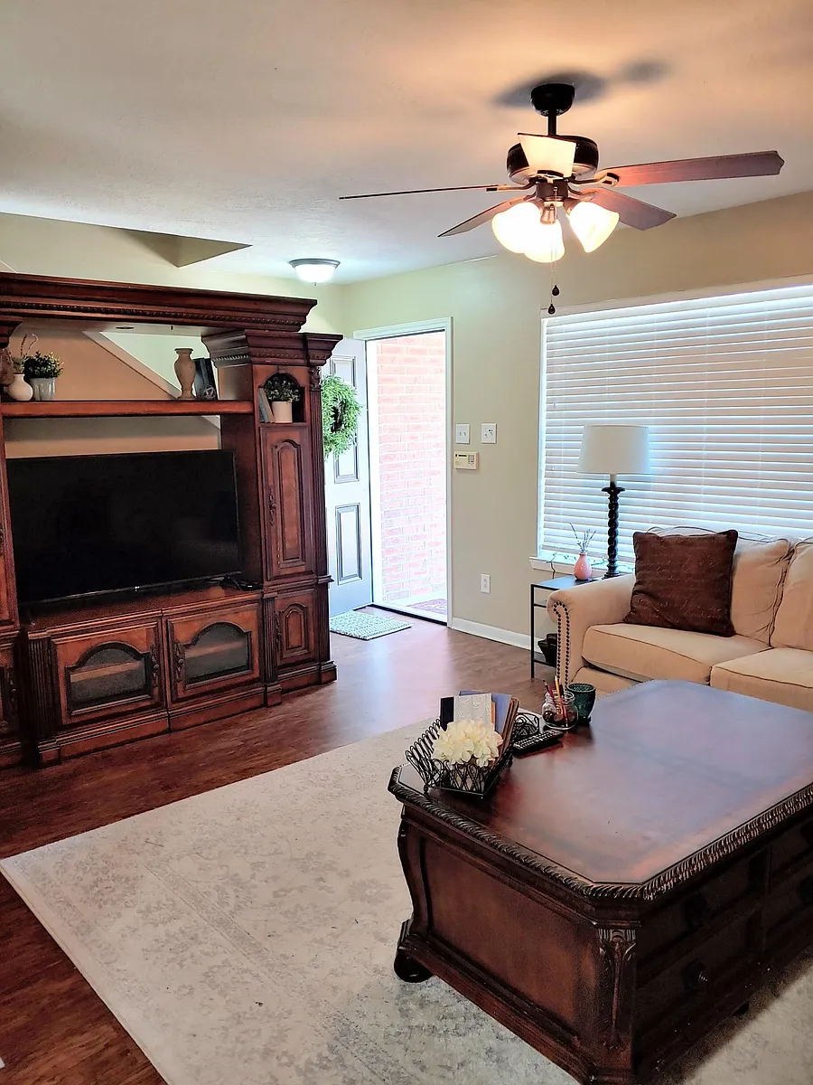 Building Photo - 1007 Bright Cir
