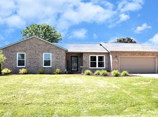 5559 E Broadmore Dr, Columbus, IN 47201