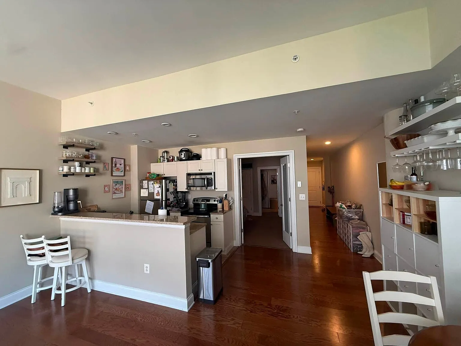 2 bed, 1042 sqft, $2,575 — Photo 2