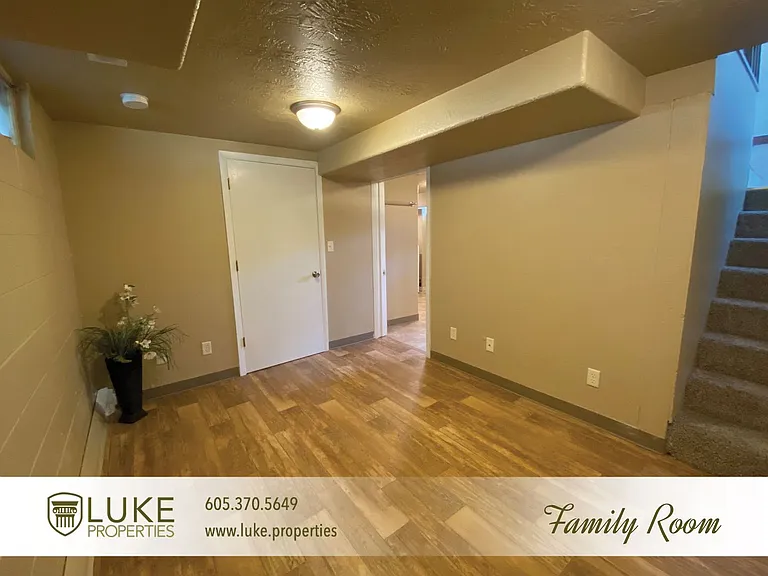 102 S Lake Ave — Photo 12