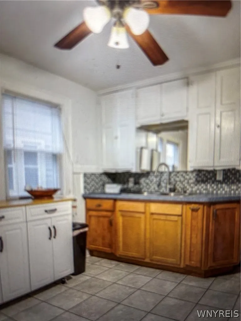 3 bed, 1.0 bath, 1100 sqft, $1,750 — Photo 3