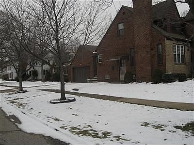 2nd image of 5731 Edgehill Dr