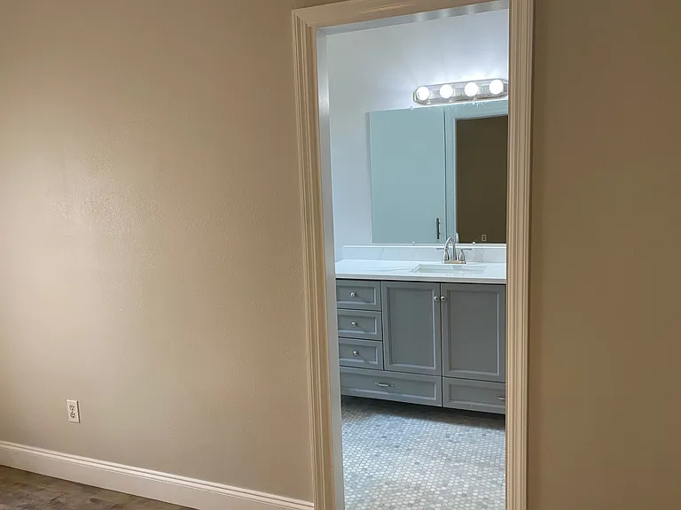 716 Pine Shores Cir — Photo 11
