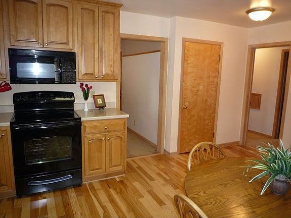 3rd image of 1504 S Suburban Dr