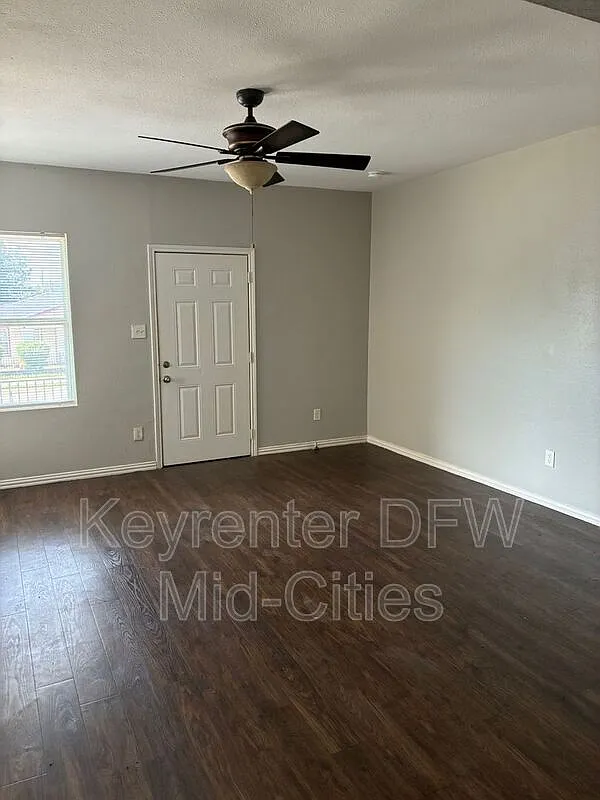 2 bed, 1.0 bath, 1114 sqft, $1,345 — Photo 3
