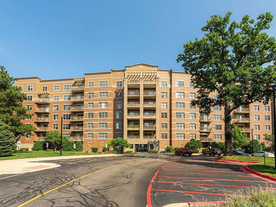 1st image of 125 Lakeview Dr Unit 704