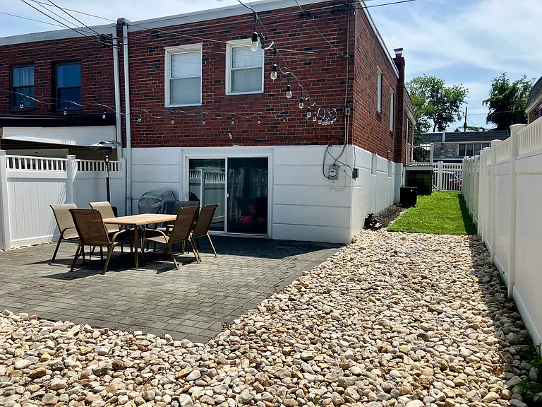 549 Wartman St — Photo 18