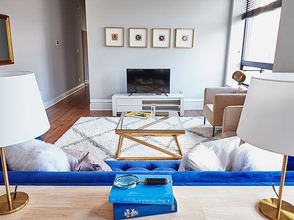 3rd image of 1365 N Wells St #3