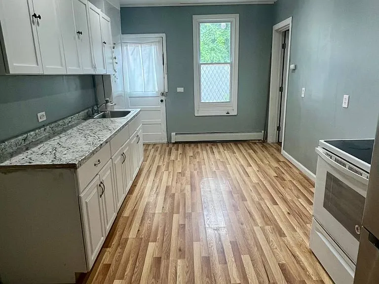 19 Bunn St — Photo 2