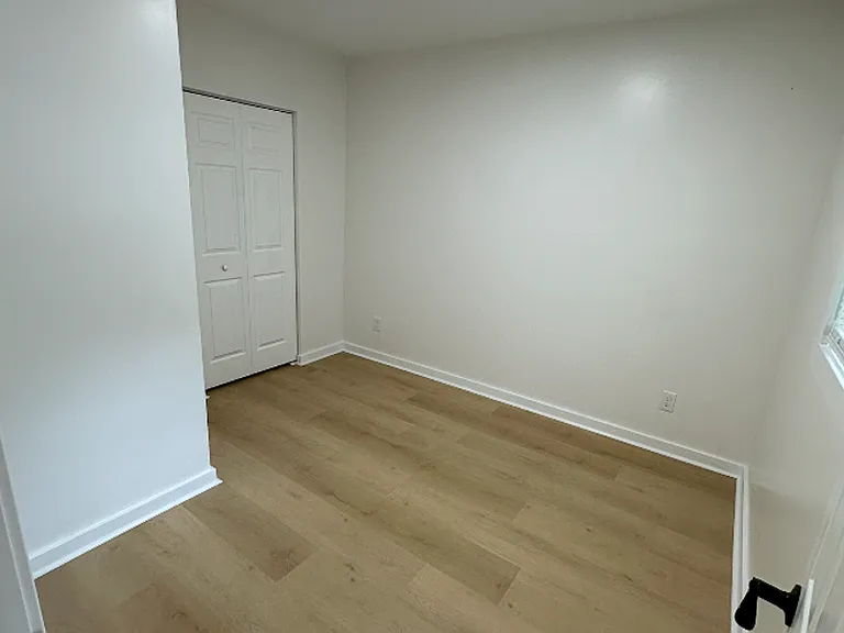 525 Smith St #Z4 — Photo 12