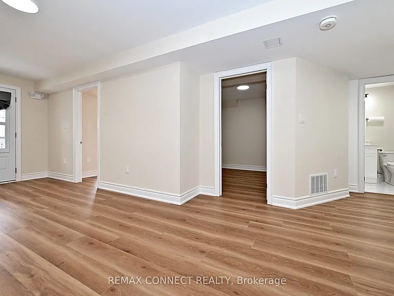 1788 Shelburne St — Photo 26