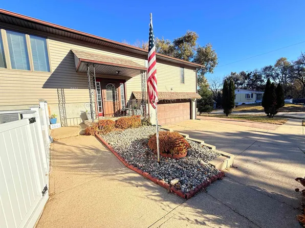 2801 W 5th St, Sioux City, IA 51103