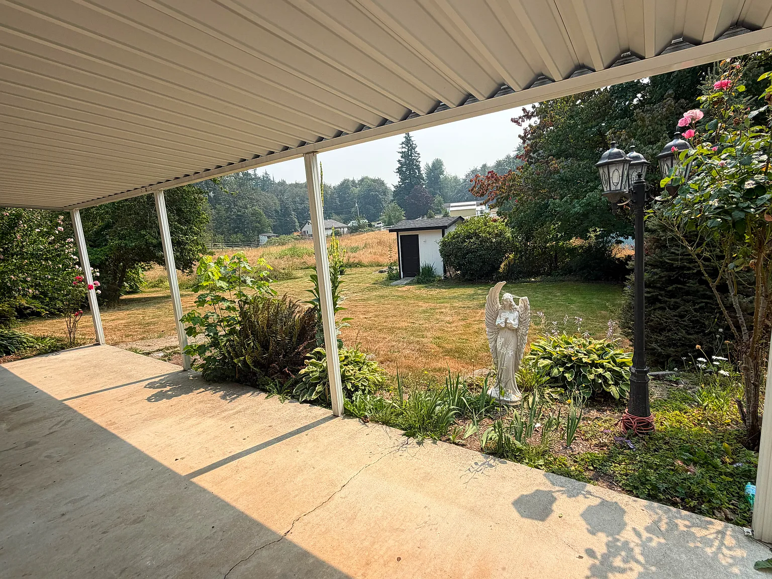 3 bed, 1400 sqft, $3,000 — Photo 2