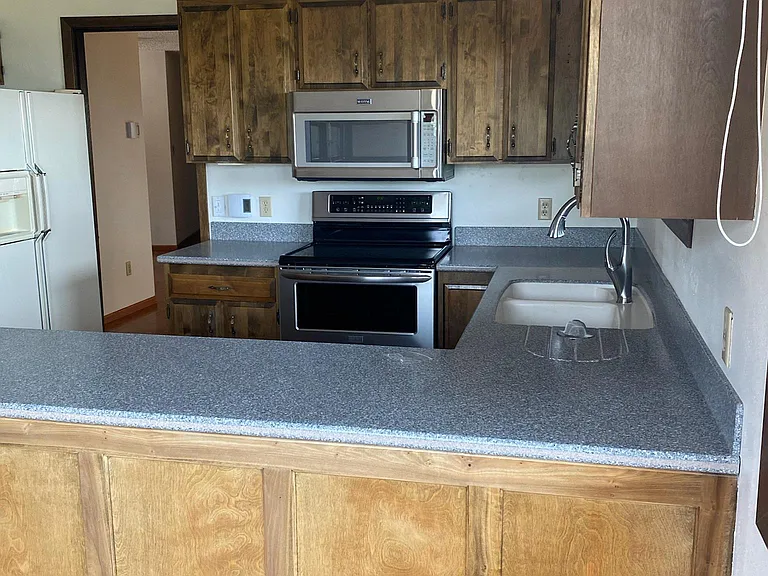 4050 E Ridge Rd — Photo 16