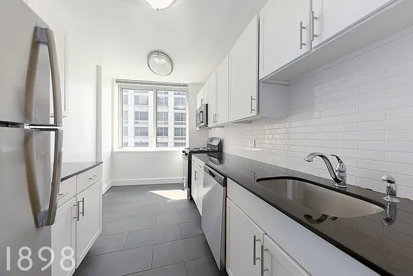 Rented by A&E Real Estate Management | media 2