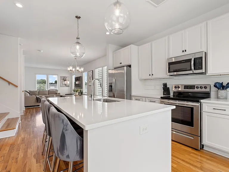 225 Sterling Point Cir — Photo 8