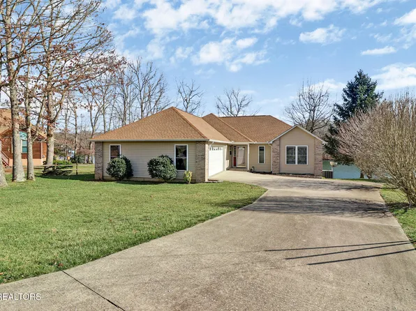 1426 War Eagle Dr, Crossville, TN 38572