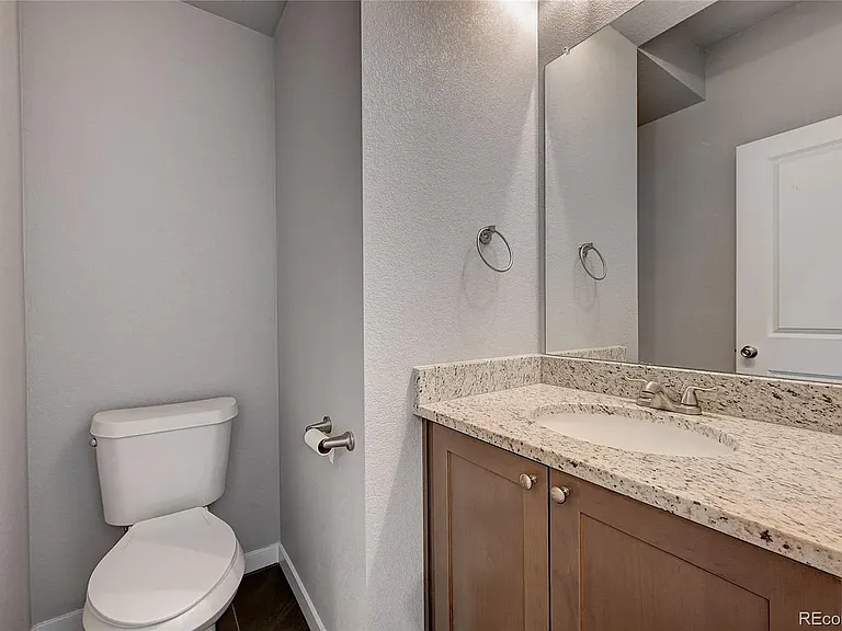 589 S 3rd Ave — Photo 15