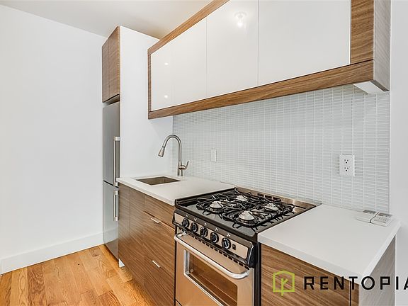 2nd image of 106 Meserole St APT 3B