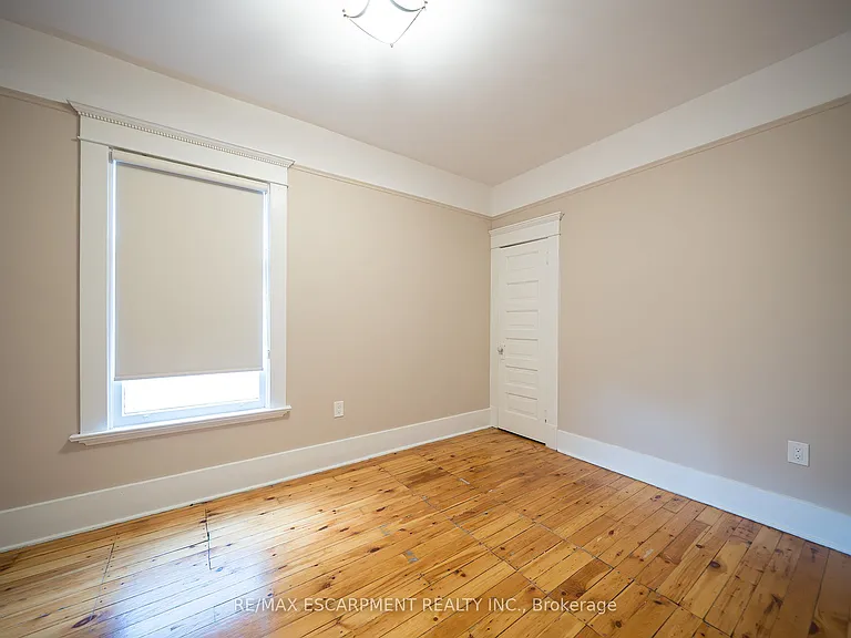 8 William St — Photo 29
