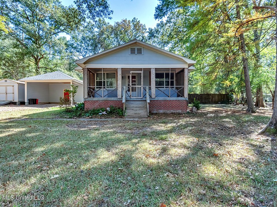 1st image of 1283 N McRaven Rd