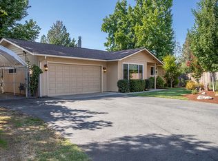 1906 Meadow Gln, Grants Pass, OR 97527