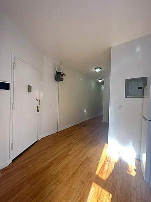 Rented by Peter R. Hungerford, LREB | media 20