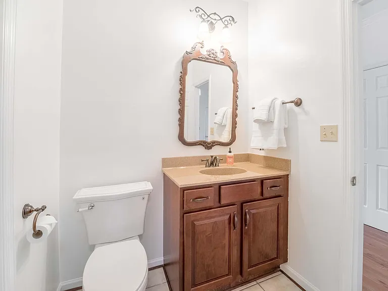 2005 Townvue Ct — Photo 8