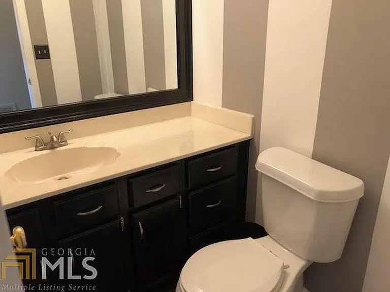 1811 Hickory Creek Ct NW — Photo 10