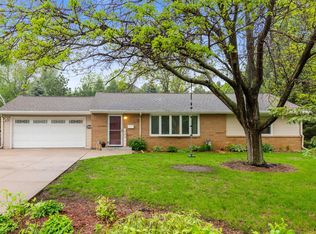 12010 Sunrise Ln, Minnetonka, MN 55343
