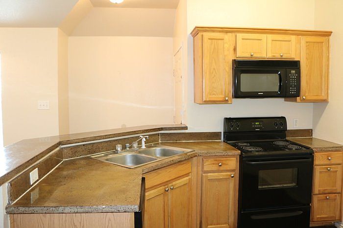 1st image of 145 Lindas Creek Ln