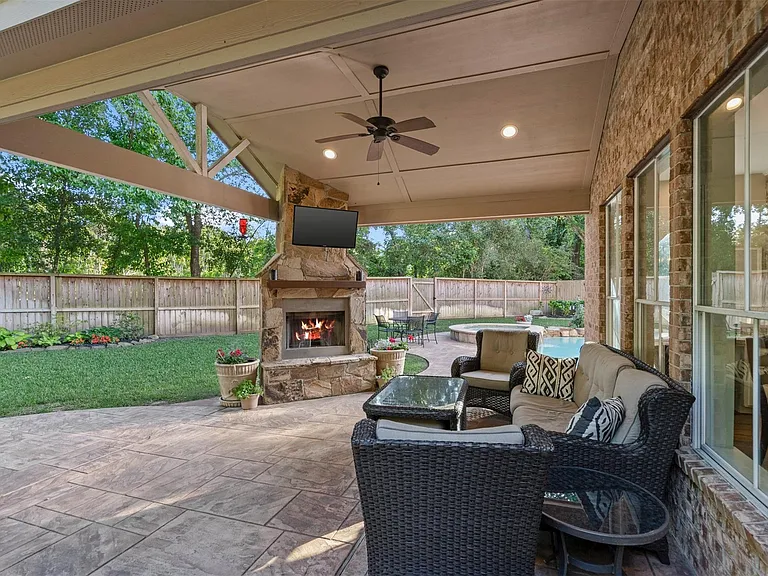 4818 Rachelle Ct — Photo 3