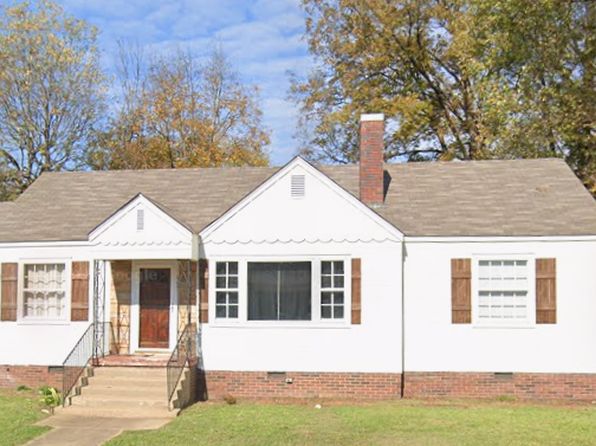 509 Hickory St SE