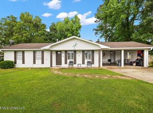 1201 Anderson St, Forest, MS 39074
