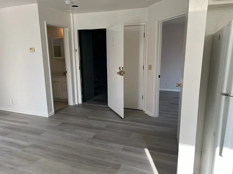 2065 Riley Ct — Photo 4