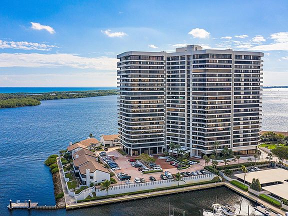 4th image of 100 Lakeshore Dr APT 1255