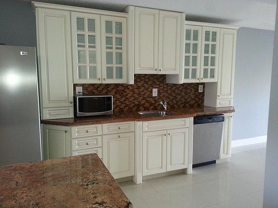 1st image of 9915 Nob Hill Ct