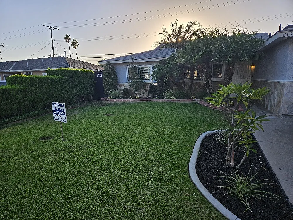 815 N Gilbert St — Photo 2