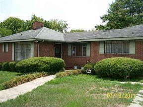 2nd image of 1490 Dent St