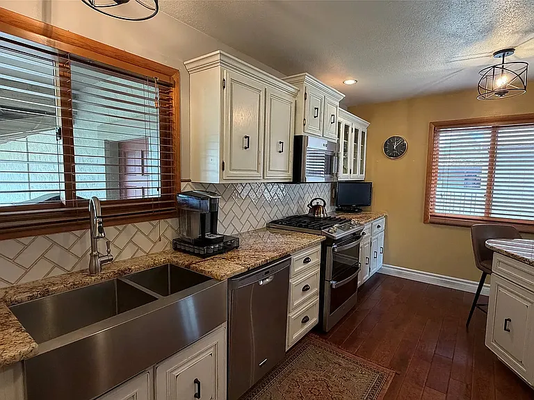 1221 Park Garden Rd — Photo 6