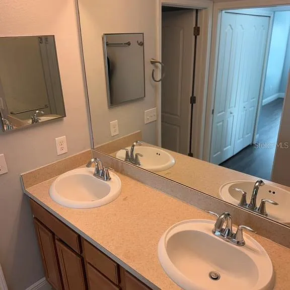 2962 Rodrick Cir — Photo 18