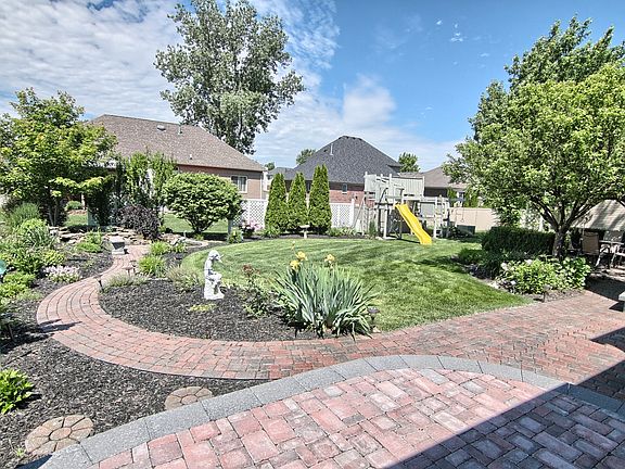 2nd image of 51359 Nicolette Dr