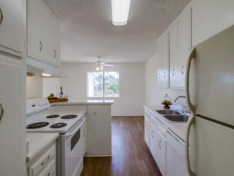 Villa Capri Apartments — Photo 1