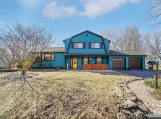 41 Pudding Stone Way, Phillipsburg, NJ 08865