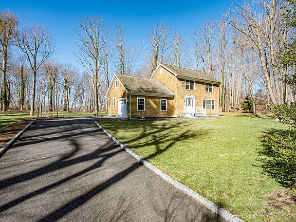 2nd image of 7 Pinoak Ln