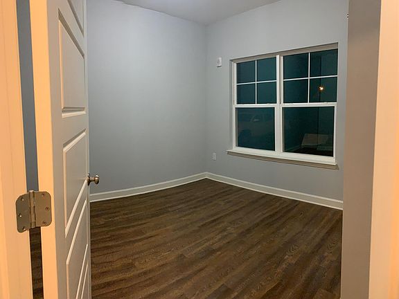 5th image of 4624 Crossing Ct APT 203