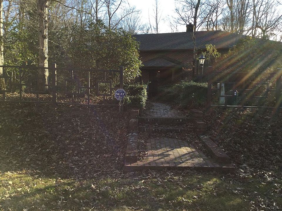 1st image of 143 Dennis Dr